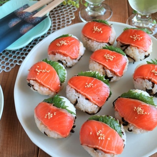 鮭たたきと塩こんぶの手まり寿司